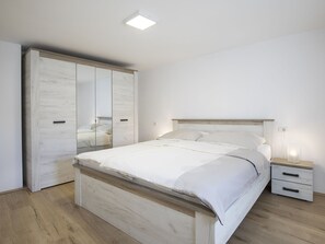 House - Modern Holiday Home With Jacuzzi (Medulin)