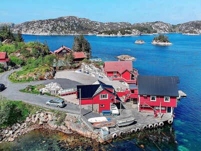 6 Person Holiday Home in Brandasund