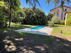 Outdoor pool - Belvilla by OYO Villa Eugenia (Dervio)