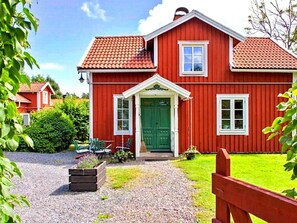 House | Exterior - 7 Person Holiday Home in Grisslehamn (Grisslehamn)