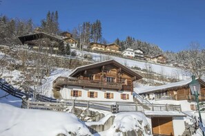 House | Exterior - Restful Chalet in Wald-Königsleiten near Ski Bus (Wald im Pinzgau)