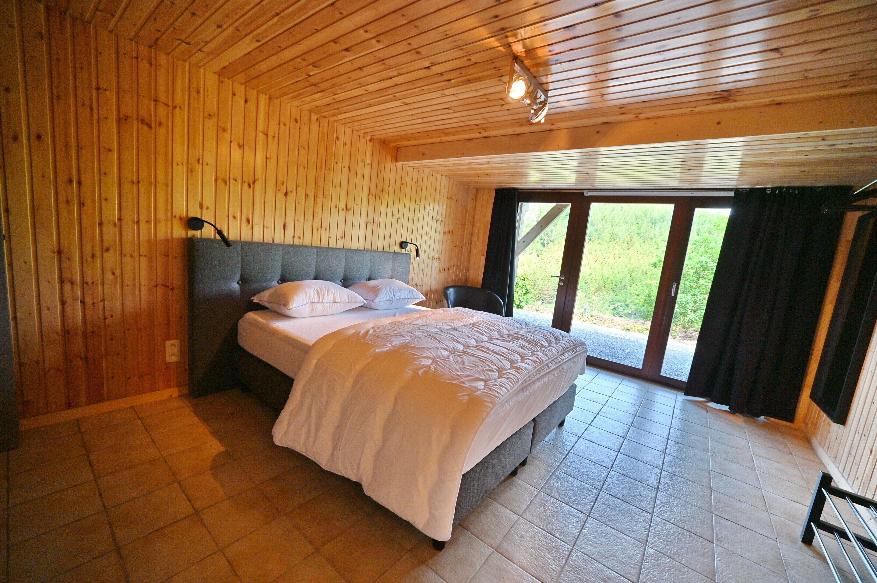 Chalet | 3 bedrooms, individually furnished