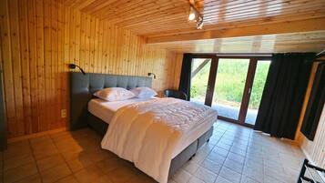 Chalet | 3 bedrooms, individually furnished