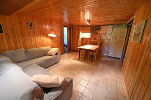 Games room - Chalet in Beffe With Hot Tub & Valley Views (Rendeux)