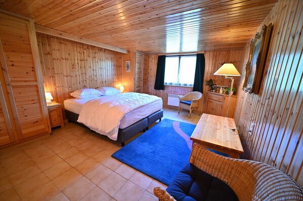 Chalet | 3 bedrooms, individually furnished - Chalet in Beffe With Hot Tub & Valley Views (Rendeux)
