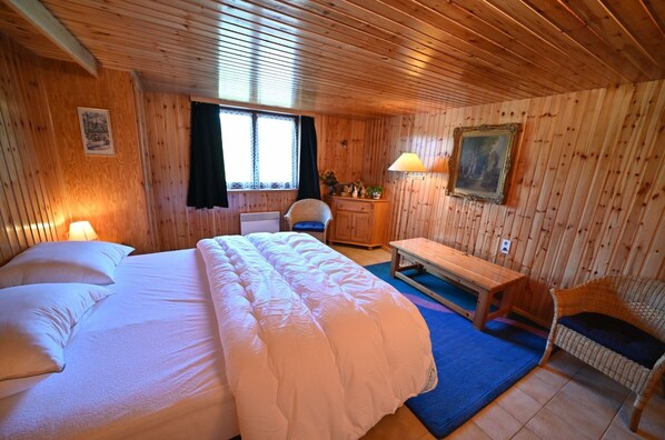 Chalet | 3 bedrooms, individually furnished - Chalet in Beffe With Hot Tub & Valley Views (Rendeux)
