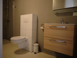 House | Bathroom - Nice Hill Lodge, 2 Bathrooms, Near Maastricht (Gulpen)