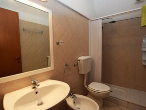 Shower, hair dryer, towels - Beautiful Holiday Home in Ragusa With Heating (Ragusa)