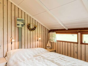 House - 6 Person Holiday Home in Lokken (Lokken)