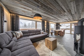 Chalet | Living area