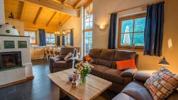 Chalet | Wohnbereich | Kamin