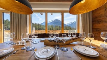 Chalet | Dining