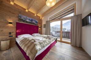 Chalet | 4 bedrooms, individually furnished, bed sheets - Comfy Chalet in Neukirchen near Wildkogel Ski Arena (Neukirchen am Grossvenediger)