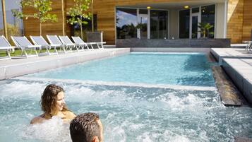 Piscine extérieure