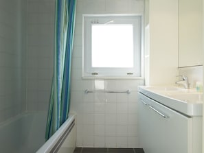 Baignoire, serviettes fournies