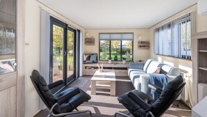 House | Living room - Chalet in Goedereede Near North Sea Beach (Goedereede)