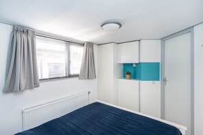 Nhà | 3 phòng ngủ, trang bị nội thất với thiết kế riêng biệt, bộ trải giường 