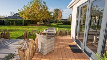 House | Tempat makan luar