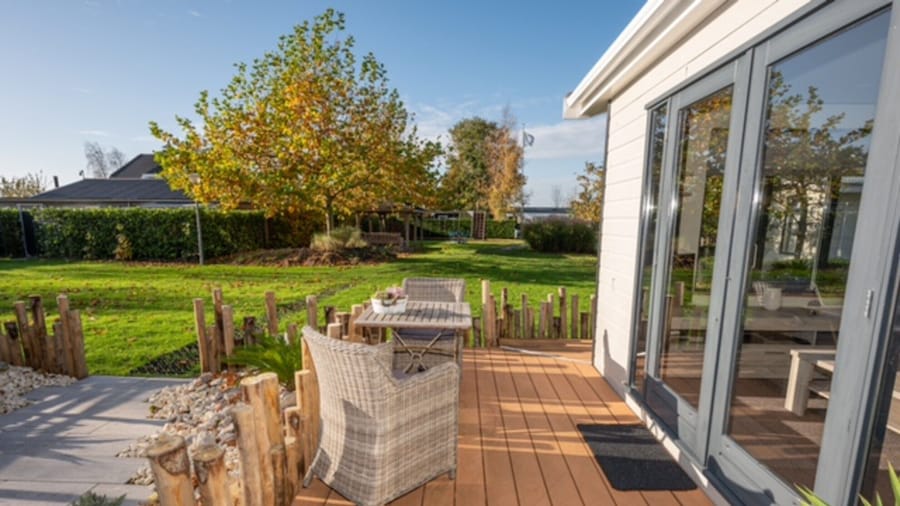 Chalet in Goedereede Near North Sea Beach