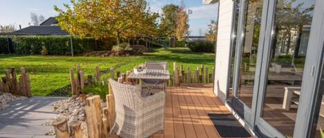 House | Outdoor dining