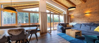 Luxury Chalet with 2 Bathrooms near Small Slope