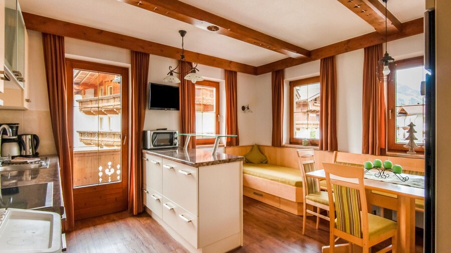 Modern Vacation Apartment With a View