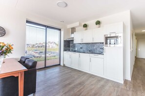 Apartment | Private kitchen - Apartment in Kamperland With Marina Views (Kamperland)