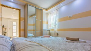 House | 4 bedrooms, iron/ironing board, individually furnished - Adorable Holiday Home With Private Swimming Pool (Vinodol)