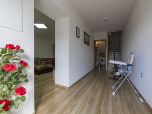 5 bedrooms, individually furnished, bed sheets