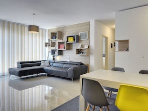 TV - Luxury Apartment near Sea, Beach, & Center (Medulin)