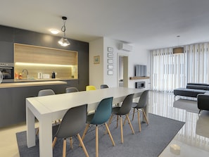 Dining - Luxury Apartment near Sea, Beach, & Center (Medulin)