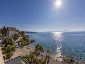 Beach - Luxury Apartment With Private Swimming Pool and Amazing sea View (Crikvenica)