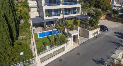 Luxury Apartment With Private Swimming Pool and Amazing sea View