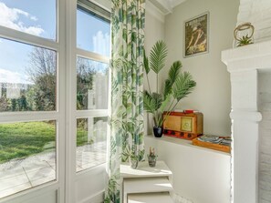 House | Living room - Holiday Home in Heuvelland With Garden (Heuvelland)