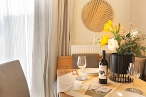 Apartment | Dining - Apartment in Seefeld Near Rosshutte (Seefeld in Tirol)