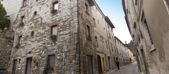 Rustic Holiday Home in Cantiano near Center