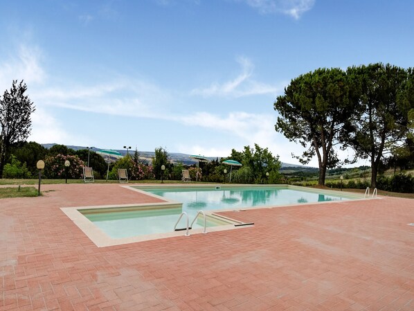 House | Pool | Outdoor pool - Varna Charm: Tuscan Getaway (Gambassi Terme)