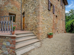 House | Reception