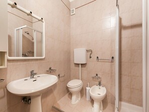 House | Bathroom