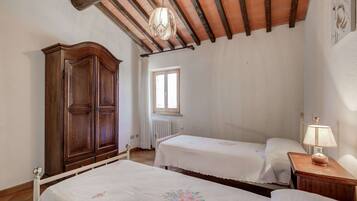 House | 2 bedrooms, individually furnished, bed sheets