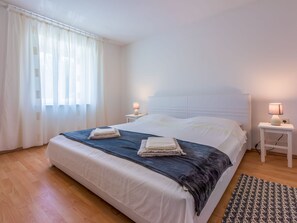 House - Nice Holiday Home in Drivenik With Terrace (Vinodol)