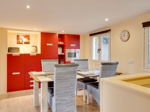 Dining - Majestic Bungalow in Meerlo With a Large Garden and Fence (Meerlo)