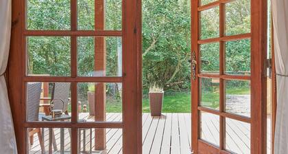 Cozy Coastal Cottage Retreat-by Traum