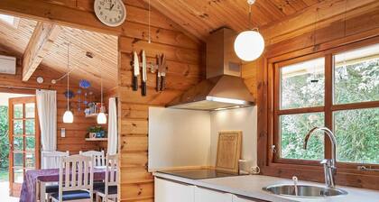 Cozy Coastal Cottage Retreat-by Traum