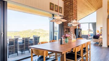 House | Private kitchen | Fridge, microwave, stovetop, dishwasher