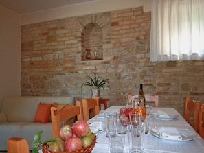 Dining - Belvilla by OYO Casalelucy (Pergola)