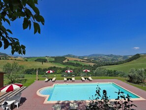 Outdoor pool - Belvilla by OYO Casalelucy (Pergola)