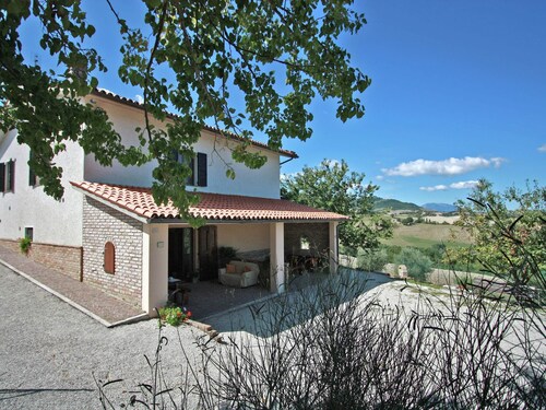 Belvilla by OYO Casalelucy