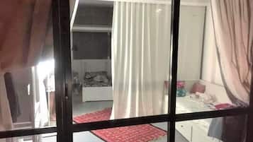 Cottage | 1 bedroom, individually furnished, iron/ironing board, travel cot