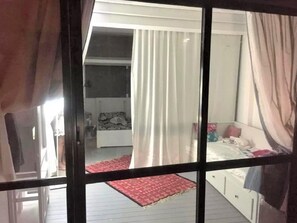 Cottage | 1 bedroom, individually furnished, iron/ironing board, travel crib